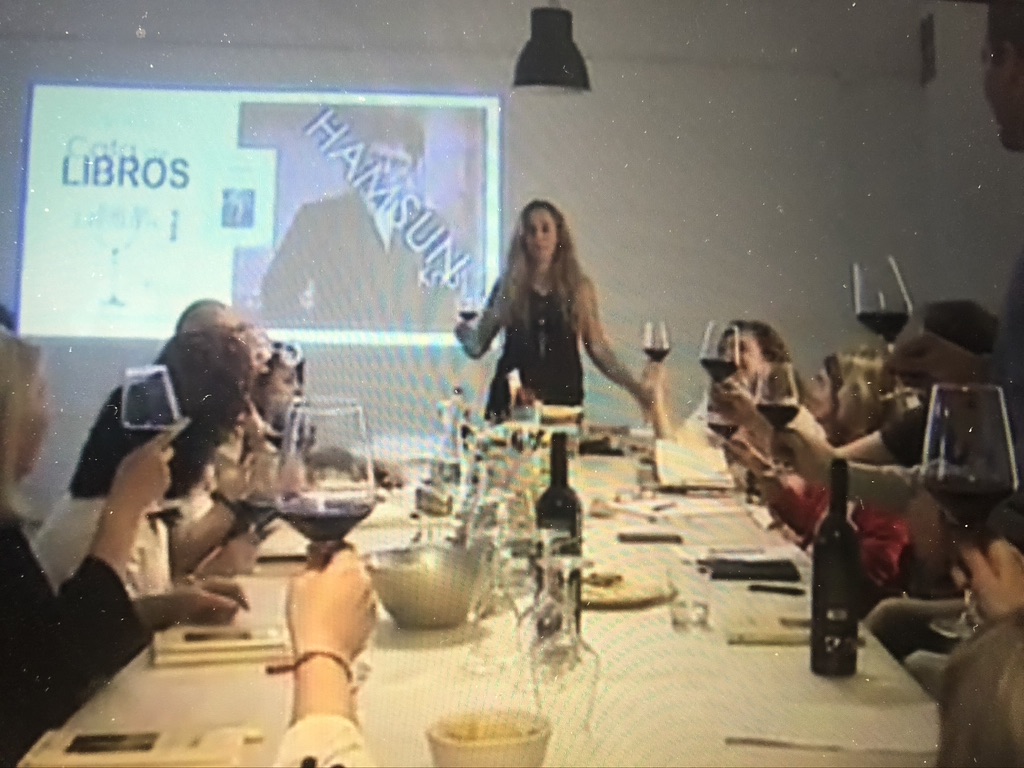 CFC9B698-6F74-483A-AD07-E6CE3BA2E716_1_105_c